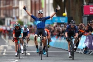 Ο Harry Tanfield νικάει με διαφορά στο Tour de Yorkshire 2018 στο πρώτο στάδιο!